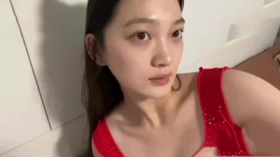 光鲜亮丽的人妻私底下如此母狗